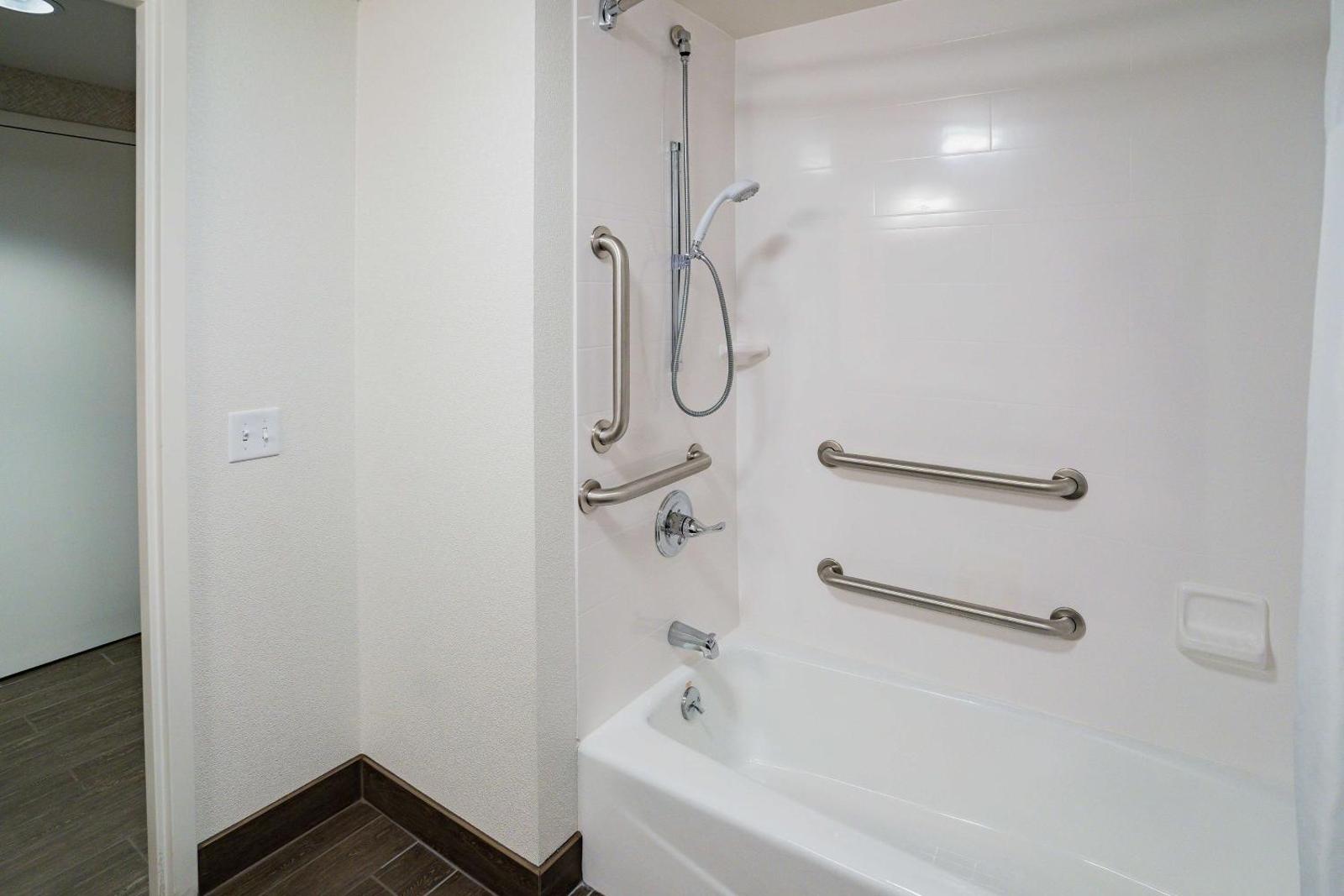 Hampton Inn Clarks Summit Main image 1
